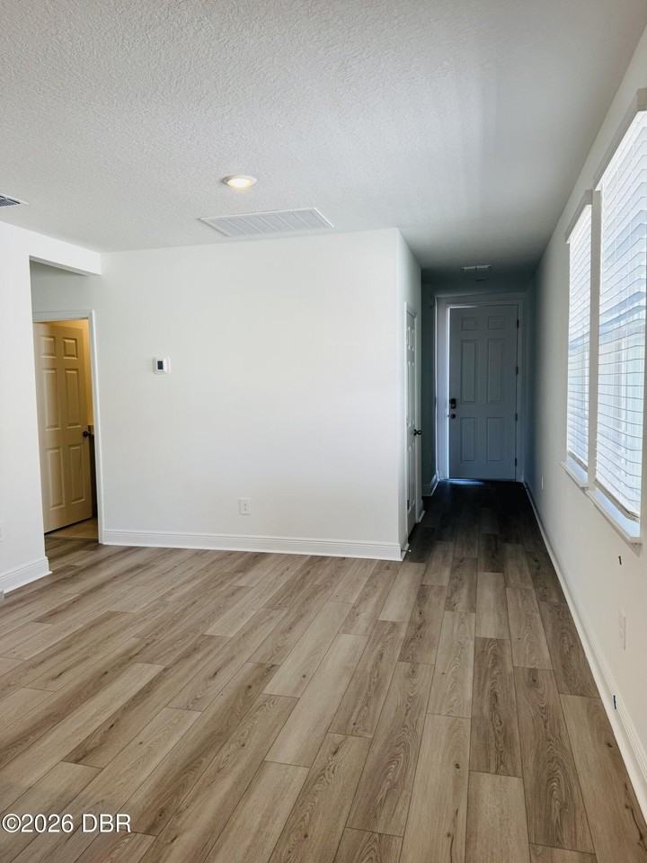 185 Links Terrace Blvd - Photo 5 of 24