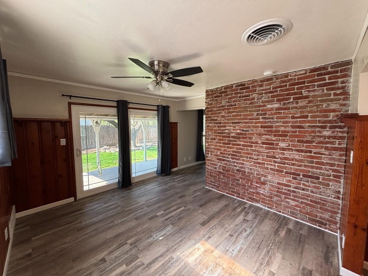 1903 W Fountain Way - Photo 4 of 23