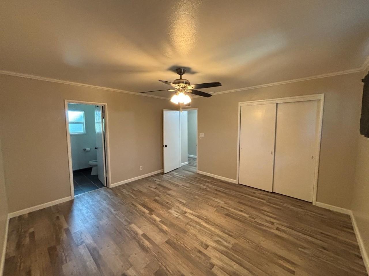 1903 W Fountain Way - Photo 7 of 23