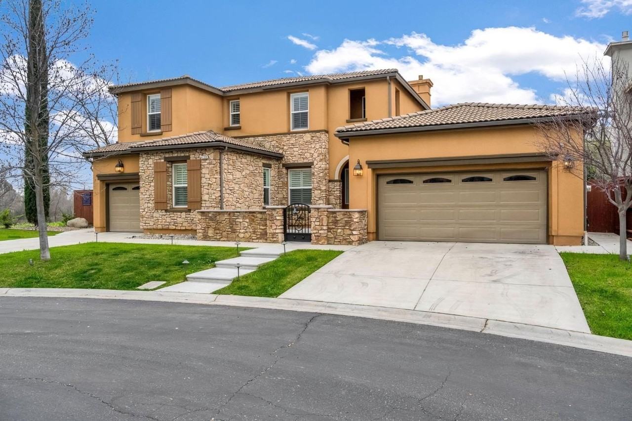 4199 N Quail Xing - Photo 2 of 49