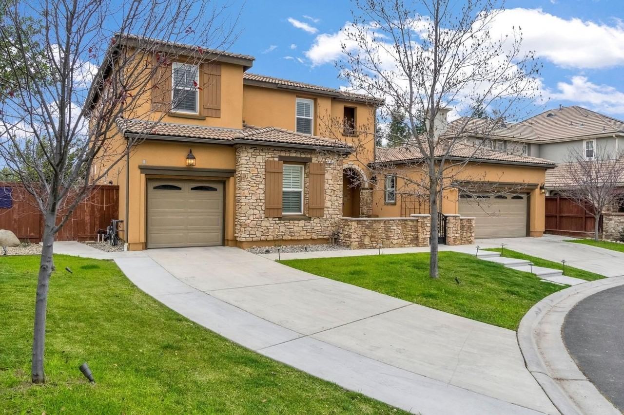 4199 N Quail Xing - Photo 3 of 49