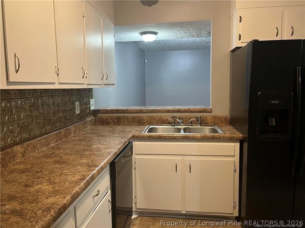 405 Kirkcaldy Ct - Photo 4 of 13