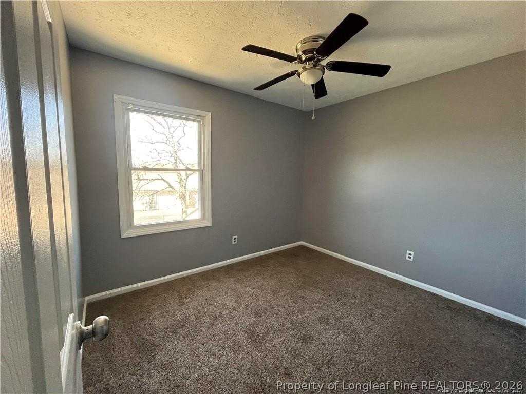 405 Kirkcaldy Ct - Photo 7 of 13