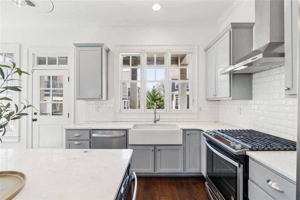 124 Parkside West Ct - Photo 4 of 42