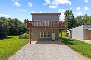 featured image of 221 Columbus Dr