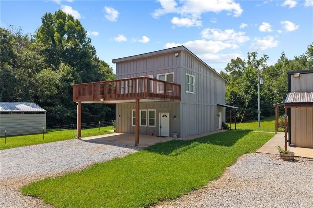 221 Columbus Dr - Photo 7 of 50