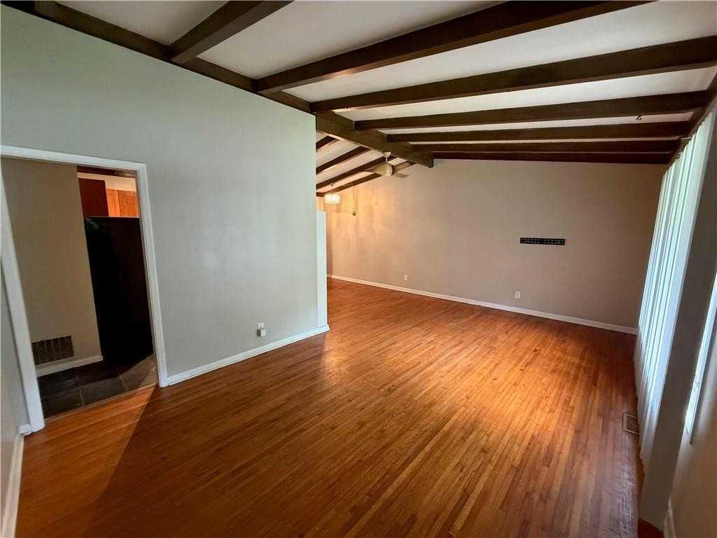 1847 Dorsey Ave - Photo 4 of 22