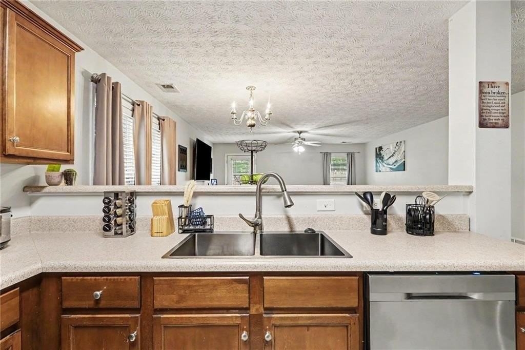 413 Erin Ct - Photo 5 of 16