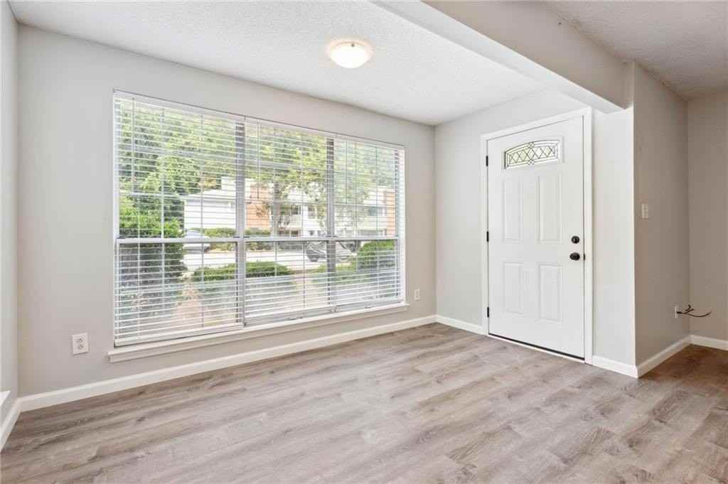6362 Wedgeview Ct - Photo 2 of 27