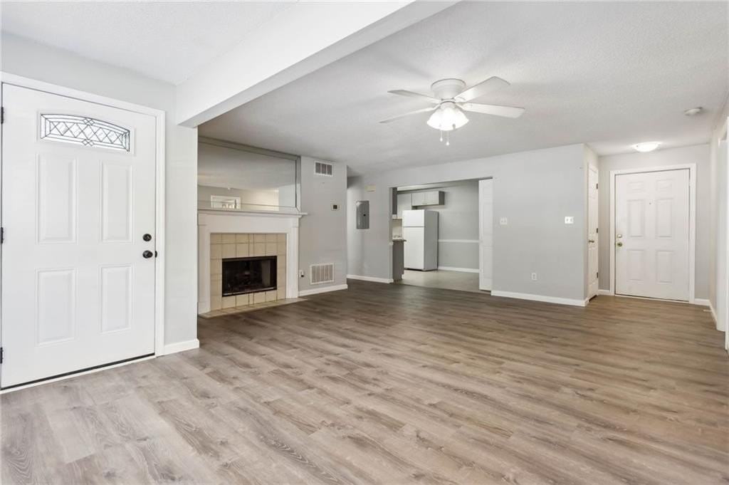6362 Wedgeview Ct - Photo 4 of 27