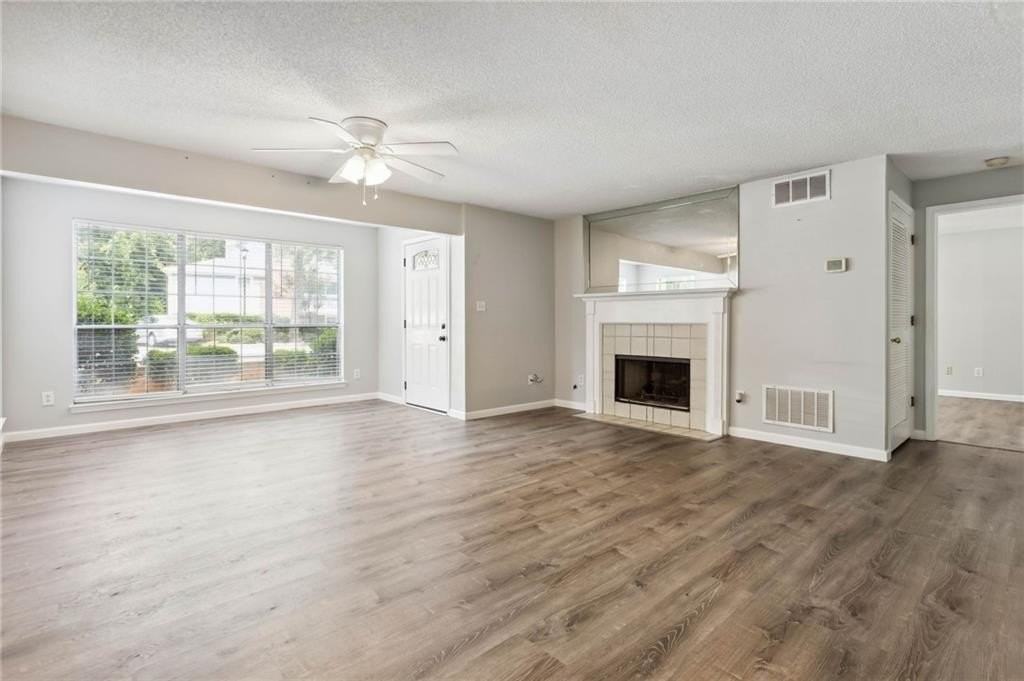 6362 Wedgeview Ct - Photo 5 of 27