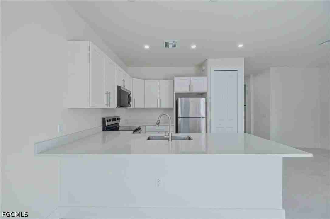 2122 Leda Ave S - Photo 4 of 16