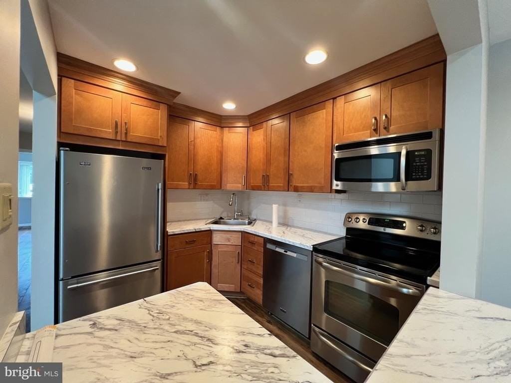 76 Le Forge Ct - Photo 2 of 13