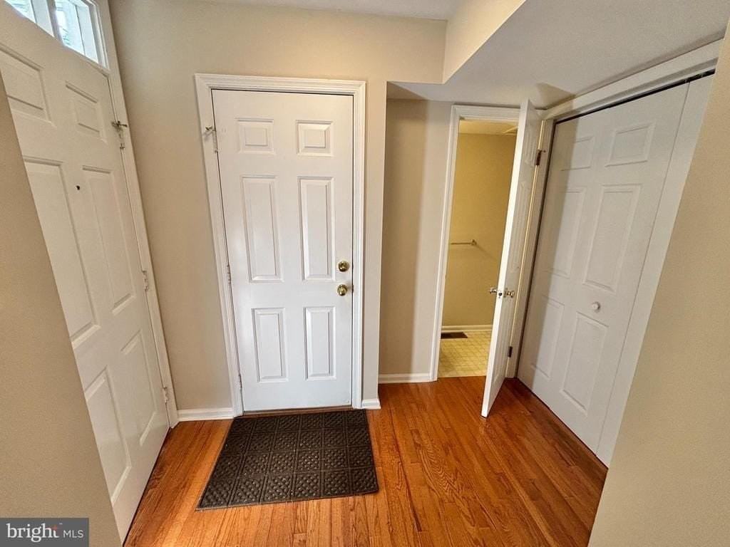 335 Danbury Ct - Photo 3 of 43