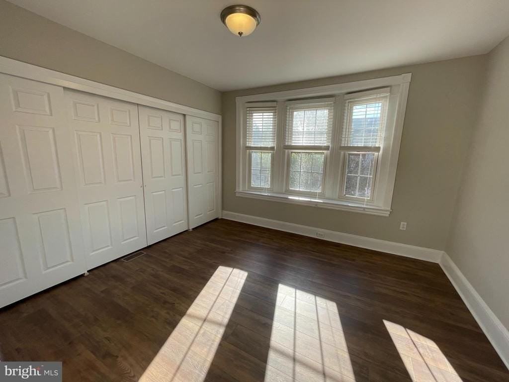 303 S Olive St - Photo 7 of 11
