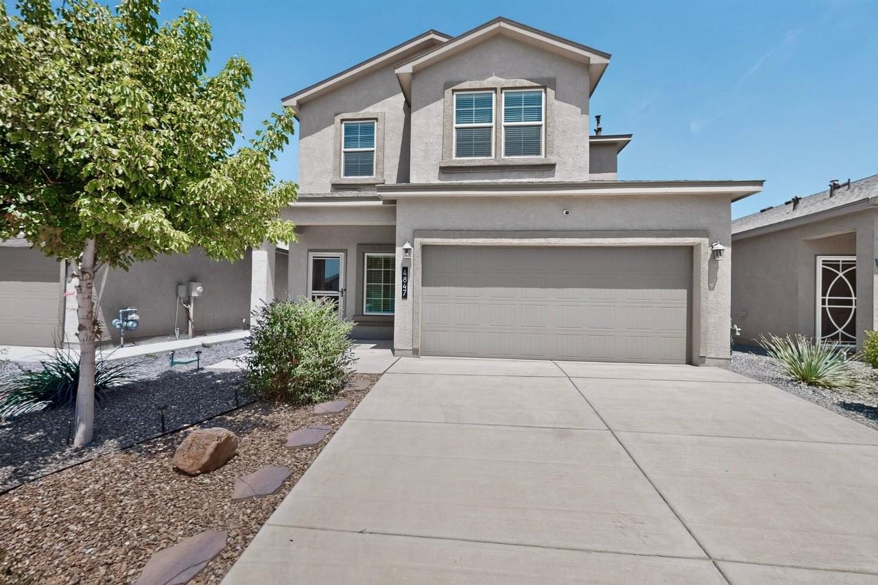 4847 Mount Salas St Ne - Photo 4 of 47