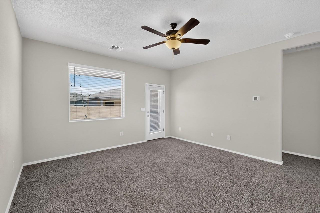 4847 Mount Salas St Ne - Photo 7 of 47