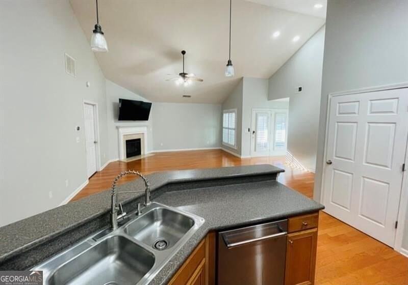2335 Gateview Ct - Photo 5 of 17