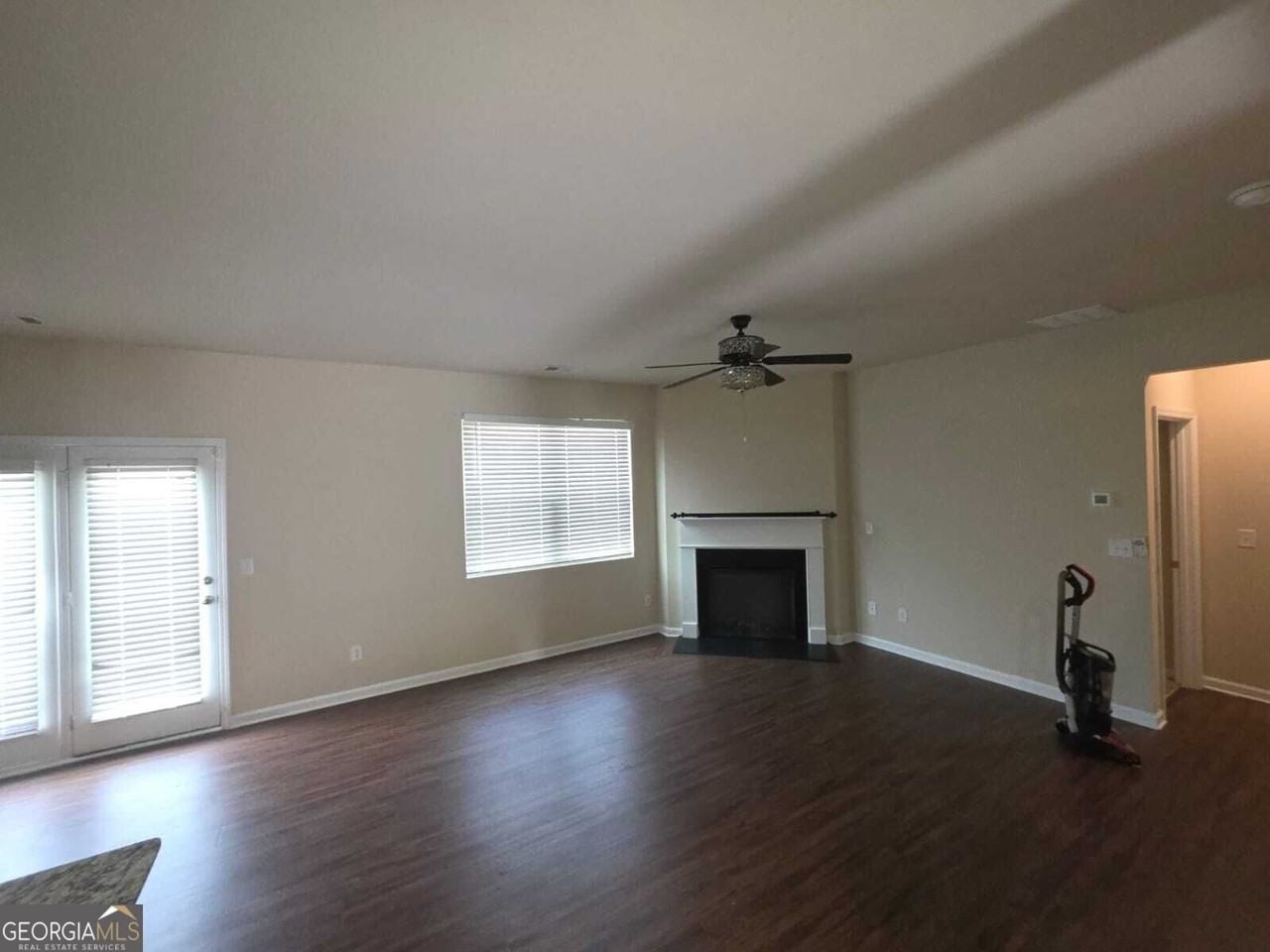 3877 Makeover Ct - Photo 4 of 21