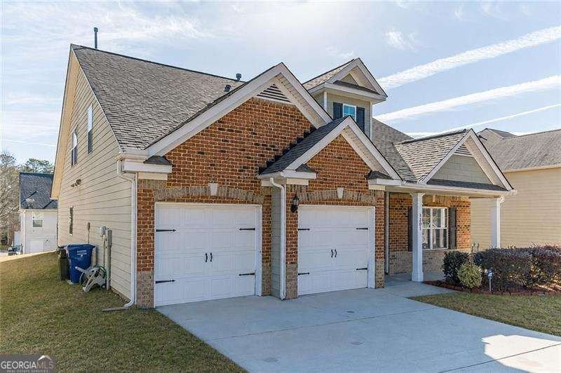 1301 Rose Terrace Cir - Photo 2 of 2