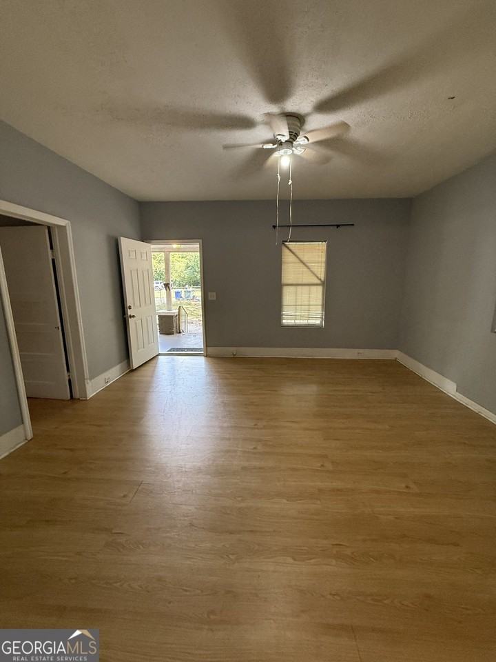 1006 W College Ext - Photo 4 of 18