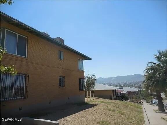 814 W Yandell Dr - Photo 2 of 22