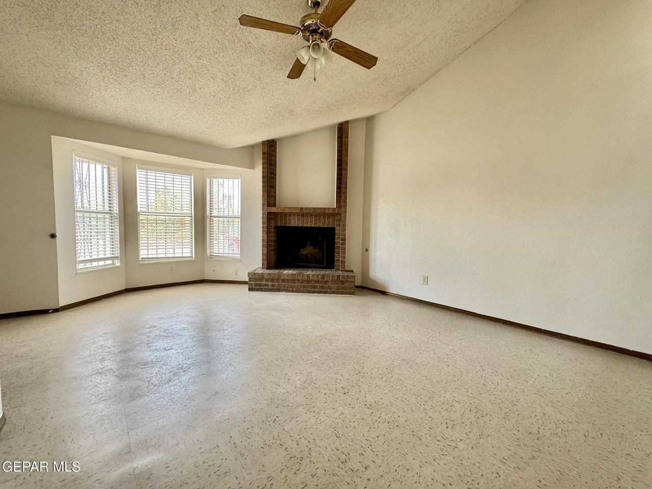 11357 Lake Erie Dr - Photo 7 of 22