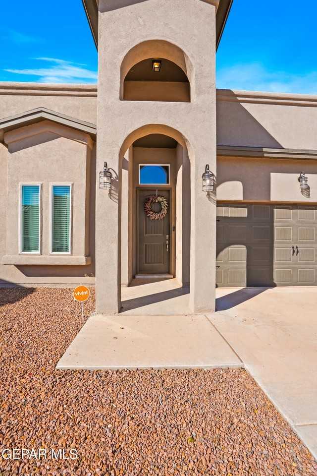12401 N Chico Pl - Photo 4 of 33