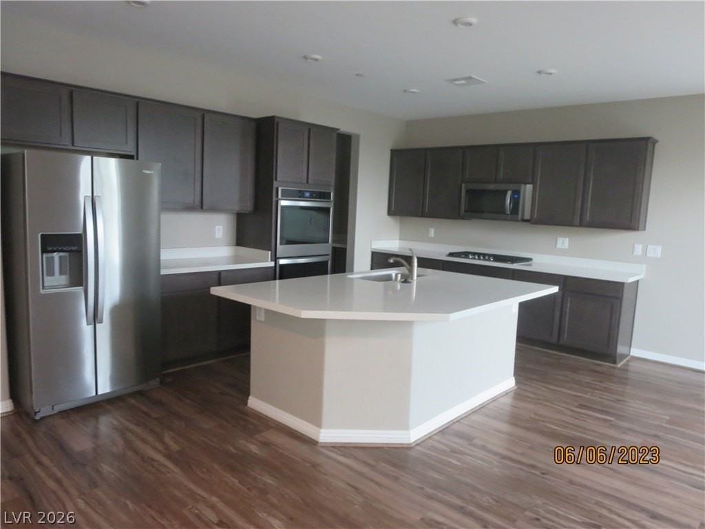 1012 Huckburn Ave - Photo 3 of 17