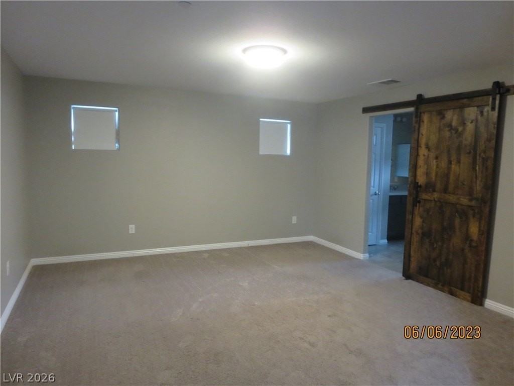 1012 Huckburn Ave - Photo 6 of 17