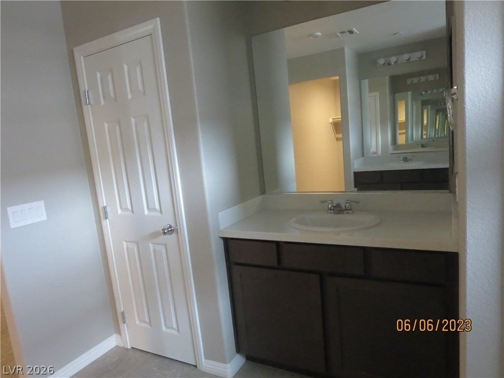 1012 Huckburn Ave - Photo 7 of 17