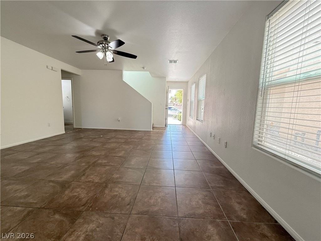 11087 Deluna St - Photo 5 of 24