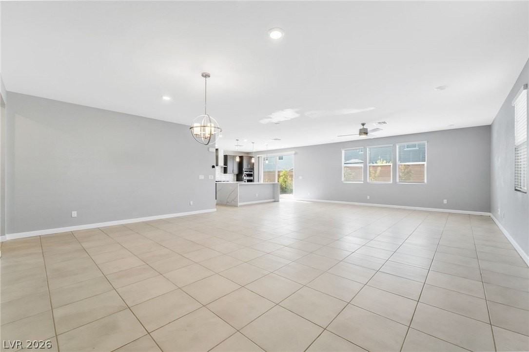 7521 W Mistral Ave - Photo 4 of 25