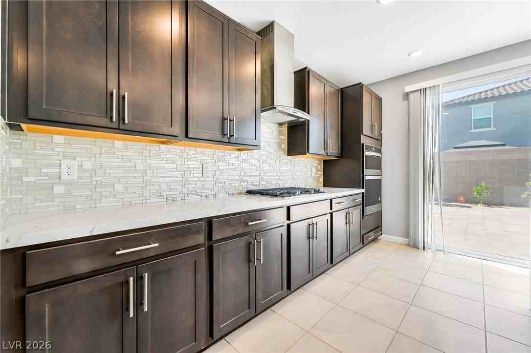 7521 W Mistral Ave - Photo 6 of 25