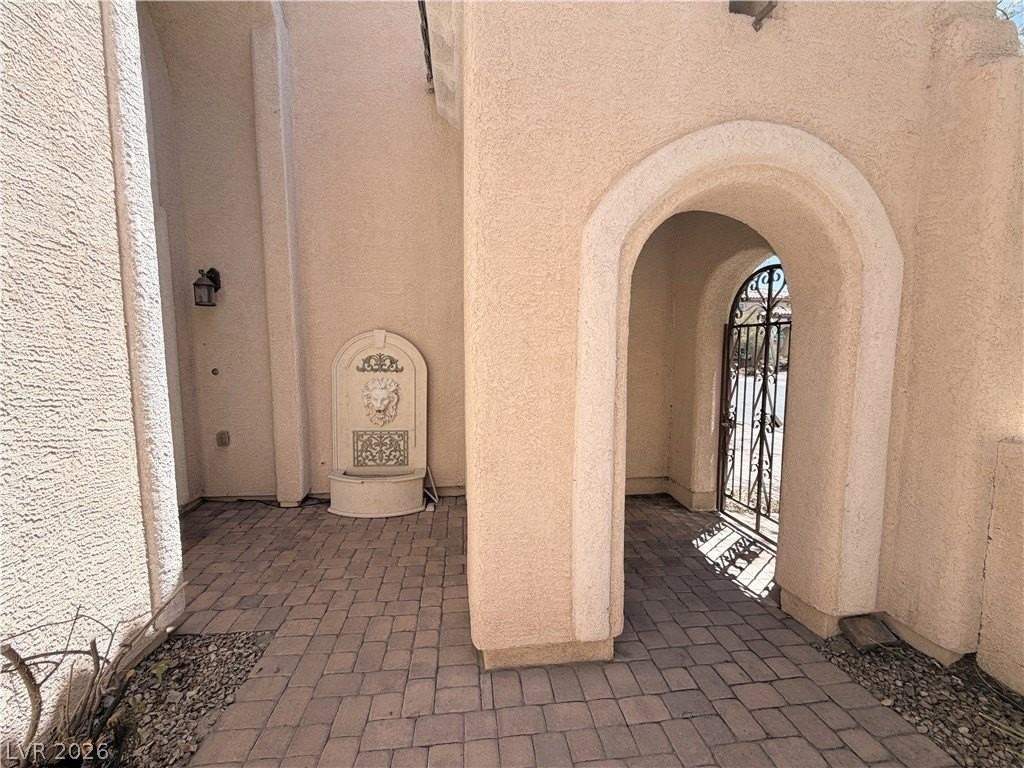 8230 Water Gap Ave - Photo 4 of 43