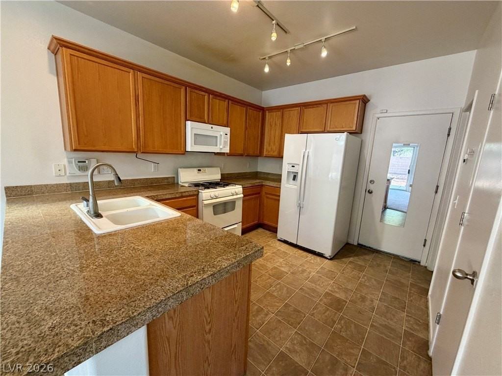 9109 White Eyes Ave - Photo 5 of 21