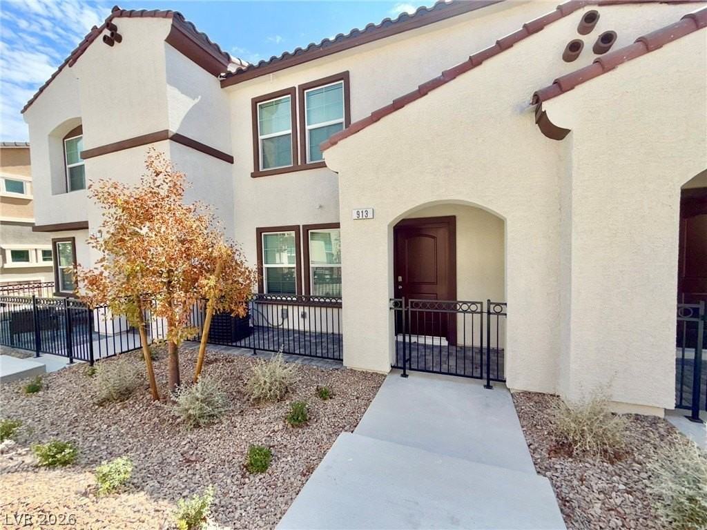 913 Rosy Starling St - Photo 2 of 22