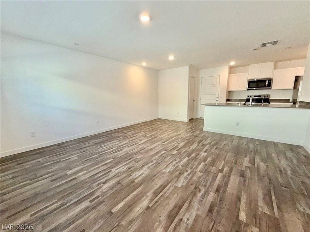 913 Rosy Starling St - Photo 3 of 22