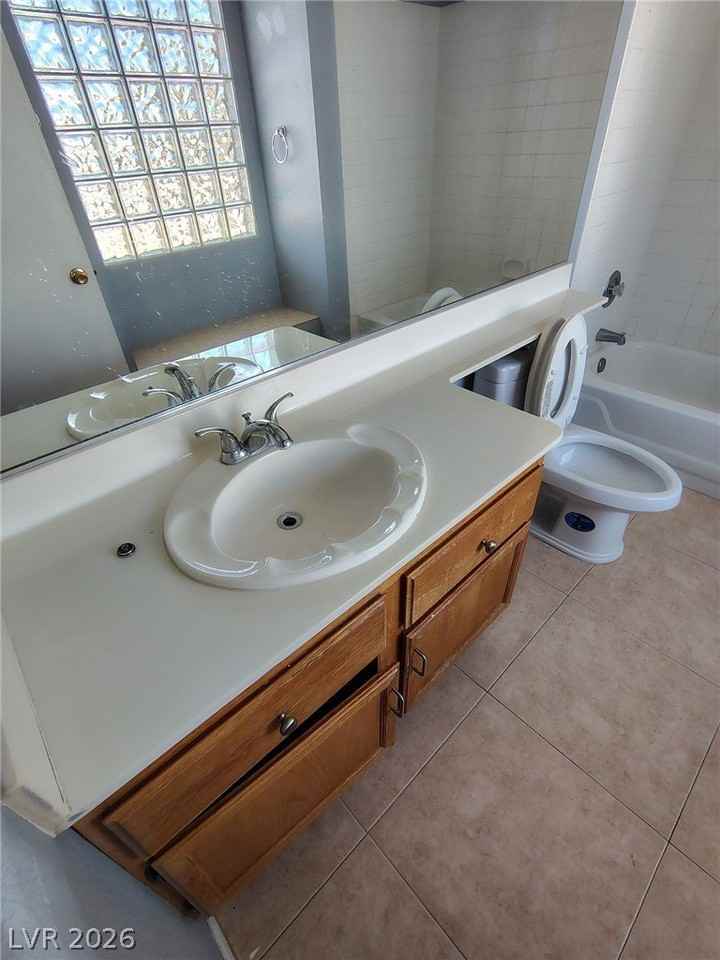 6877 Tamarus St #201 - Photo 5 of 8