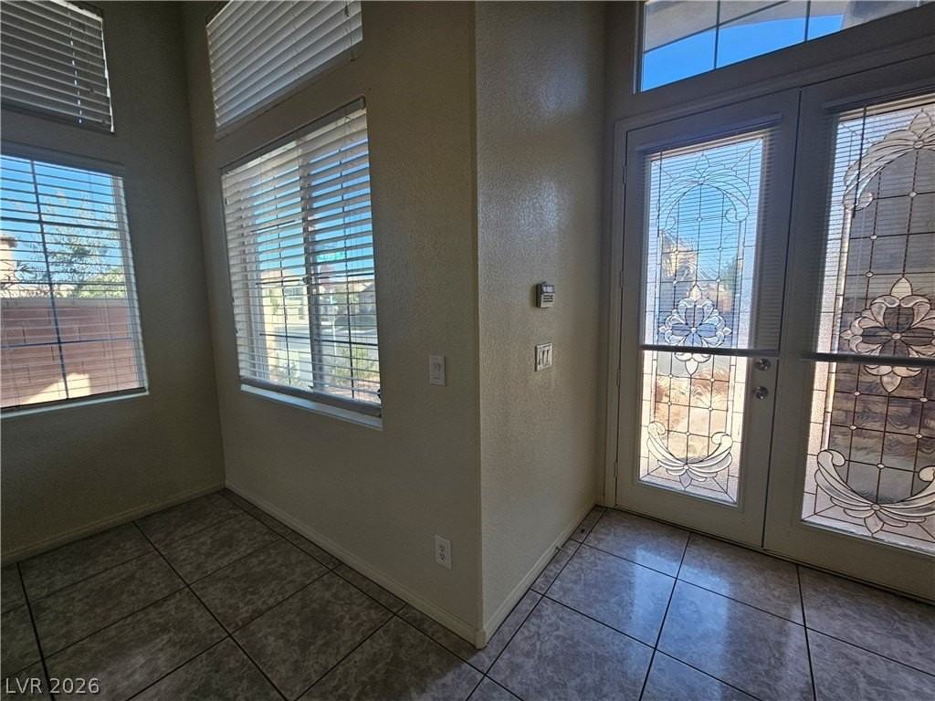 10134 Reflection Brook Ave - Photo 6 of 50