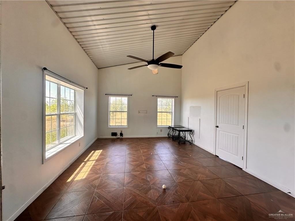 21799 Parker Rd - Photo 2 of 10