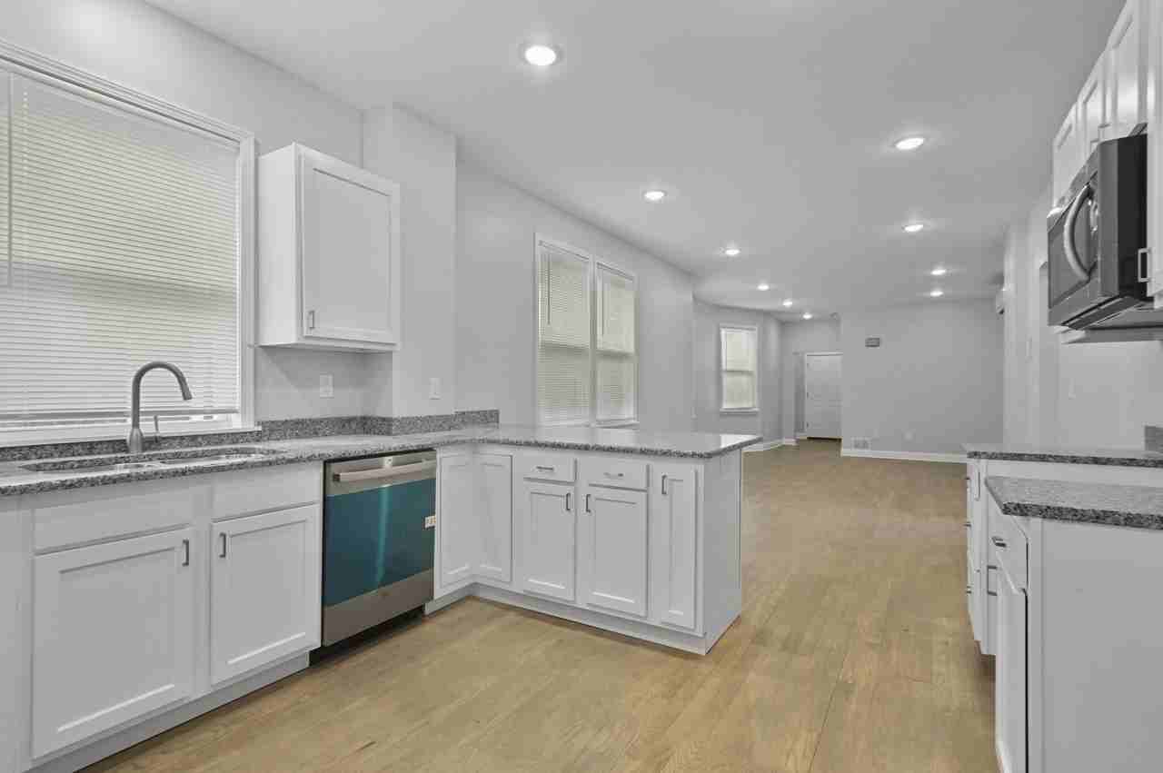 92 W Philadelphia St - Photo 5 of 18