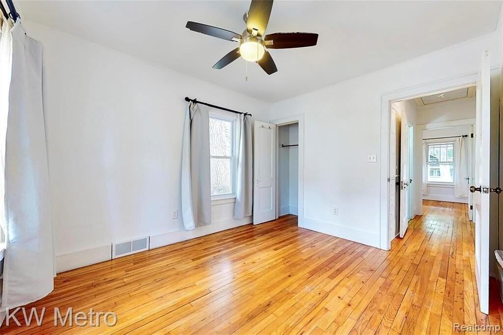 865 W Marshall St - Photo 3 of 23