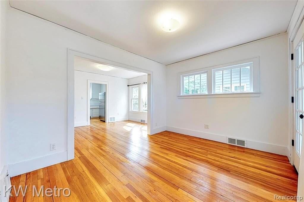 865 W Marshall St - Photo 5 of 23
