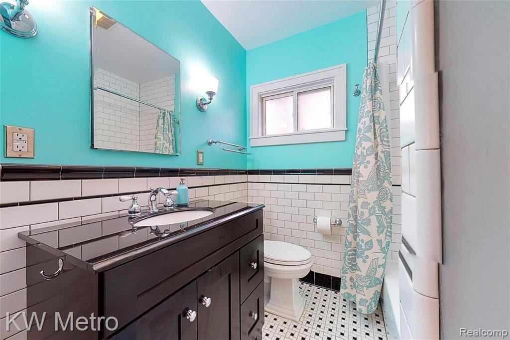 865 W Marshall St - Photo 7 of 23