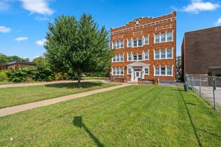527 E Walnut St #203 - Photo 1 of 1