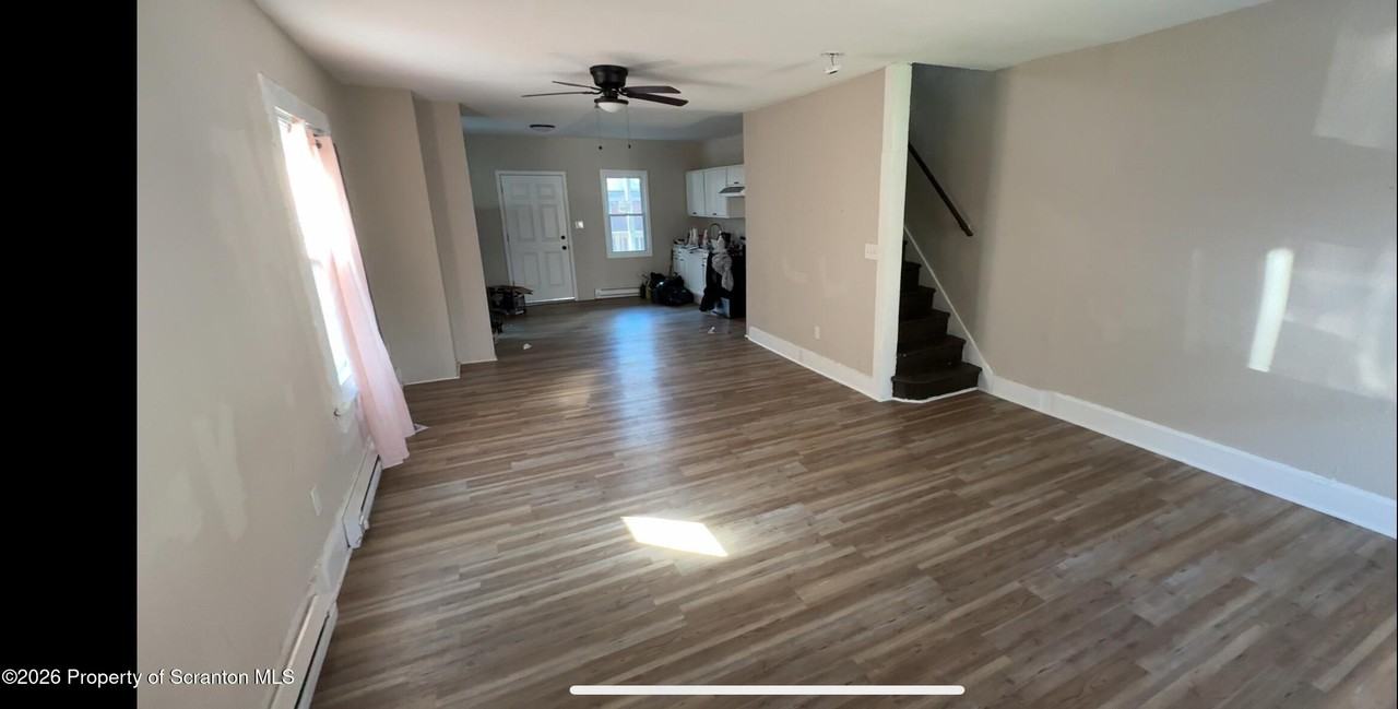 1014 Snyder Ave - Photo 2 of 13