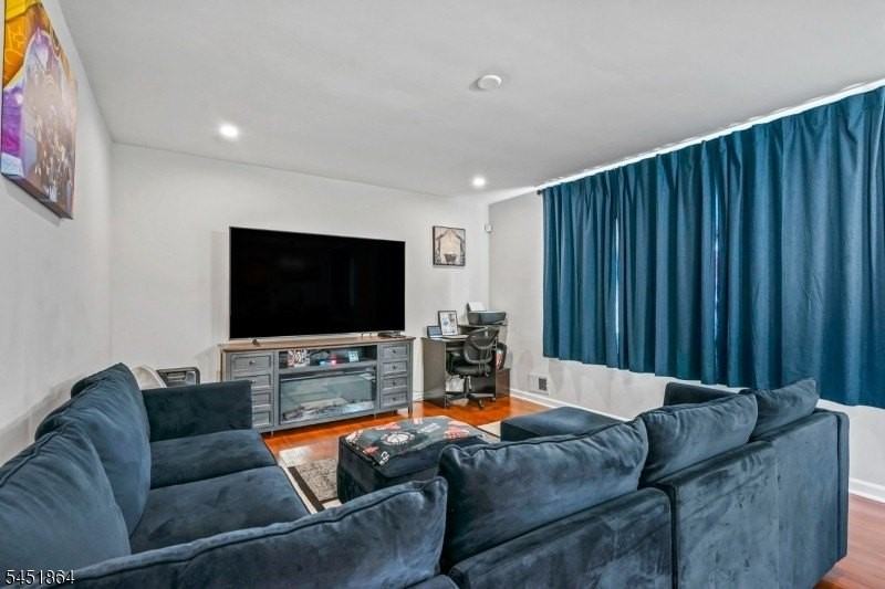 116 7th St - Photo 2 of 16
