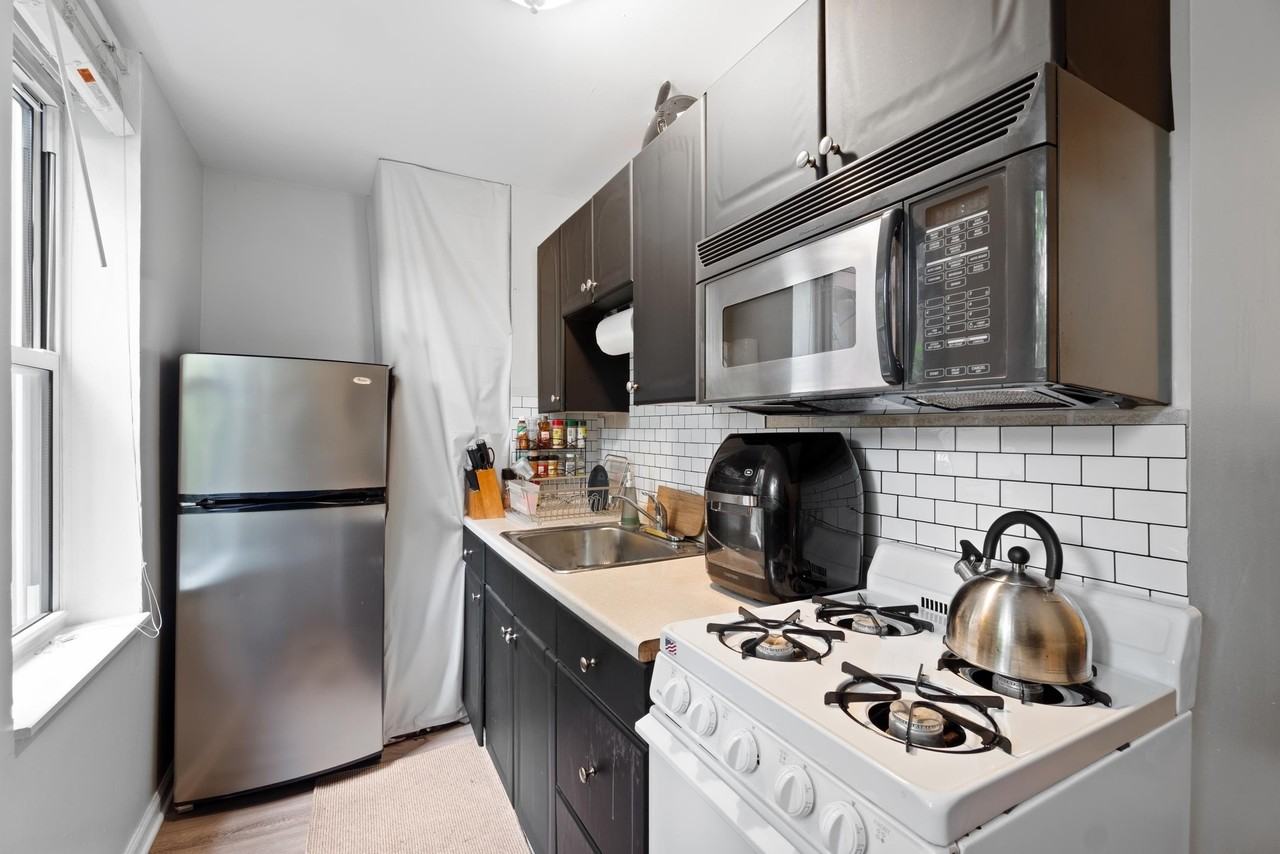 130 Adams St #2 - Photo 5 of 15