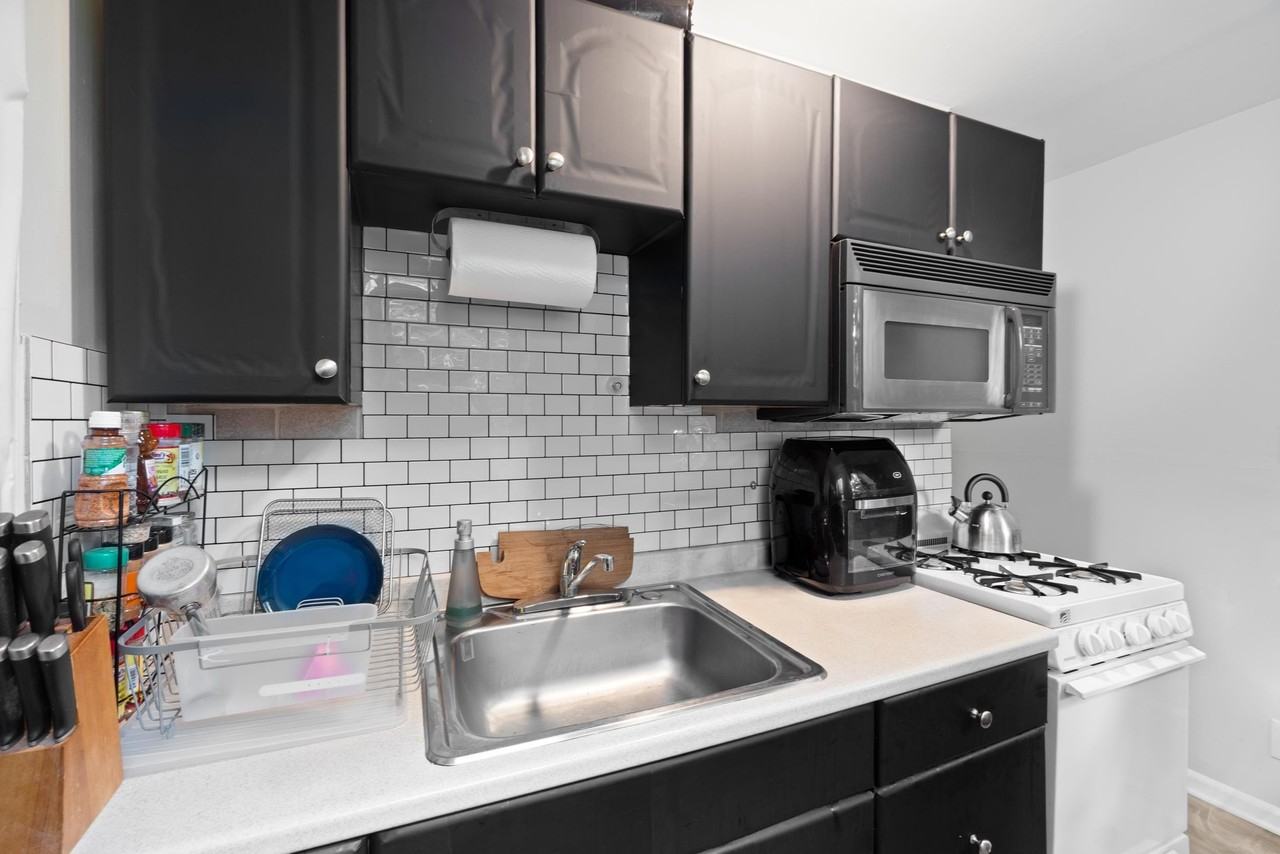 130 Adams St #2 - Photo 7 of 15